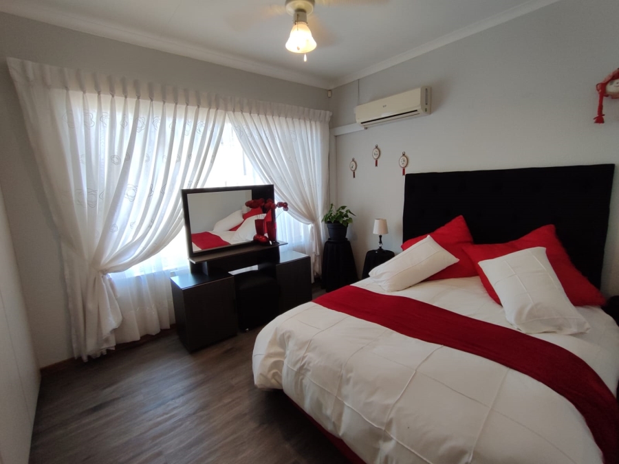 3 Bedroom Property for Sale in Flimieda North West
